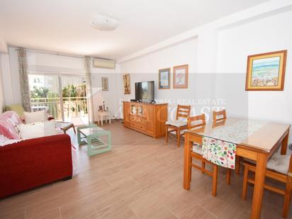 Living room of Flat for sale in Fuengirola  with Air Conditioner, Private garden and Terrace