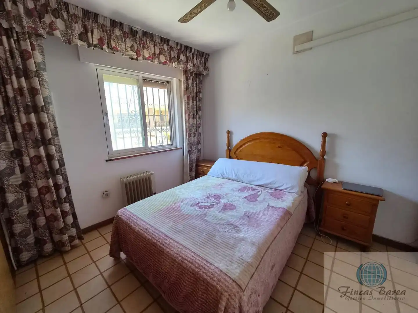 Dormitori de Casa o xalet en venda en Fuengirola amb Aire condicionat, Terrassa i Traster