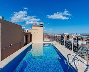 Swimming pool of Attic to rent in  Barcelona Capital  with Air Conditioner, Terrace and Swimming Pool