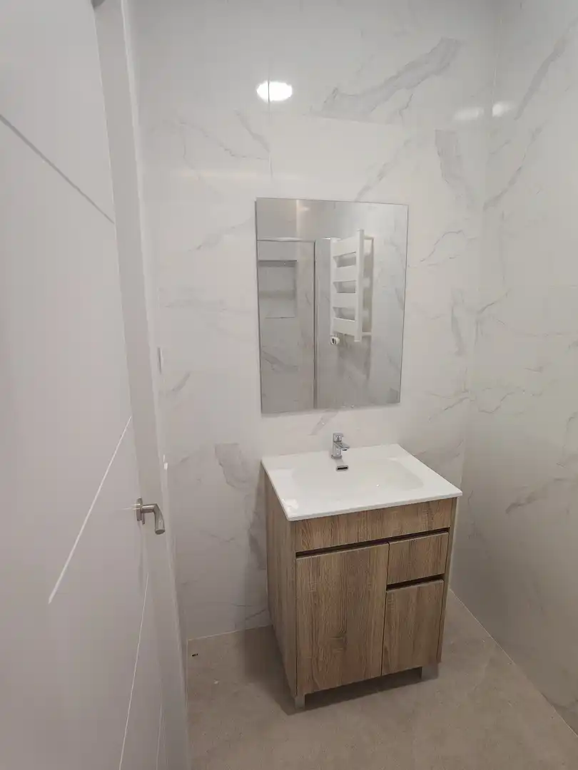 Baño de Piso de alquiler en Madrid con Amueblado y Se aceptan mascotas