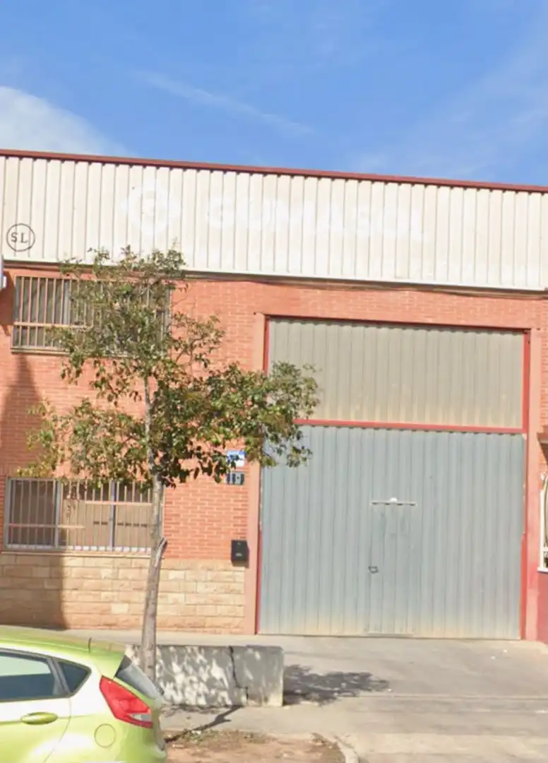 Exterior view of Industrial buildings for rent in Torrent