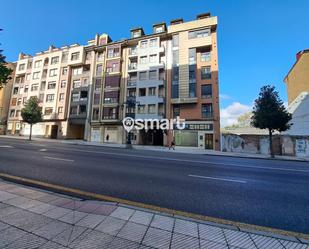 Vista exterior de Pis en venda en Oviedo 