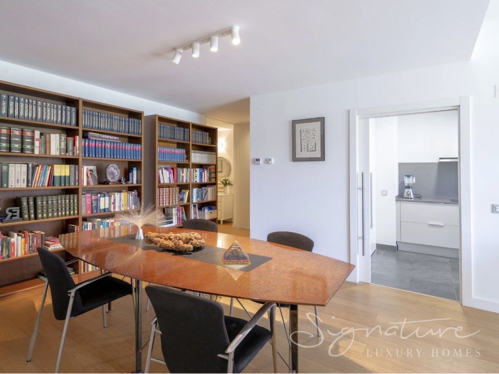 Dining room of Flat for sale in Sant Cugat del Vallès  with Air Conditioner, Heating and Terrace