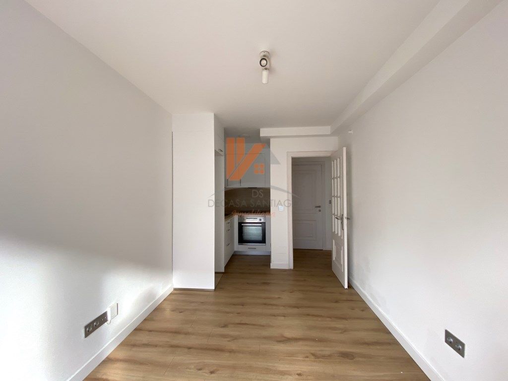 Dormitori de Pis en venda en Santiago de Compostela  amb Forn