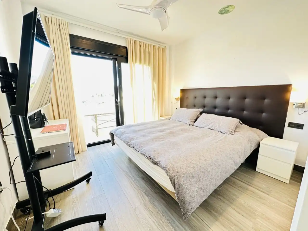 Habitación de Casa o chalet en venta en Nerja con Aire acondicionado, Jardín privado y Trastero