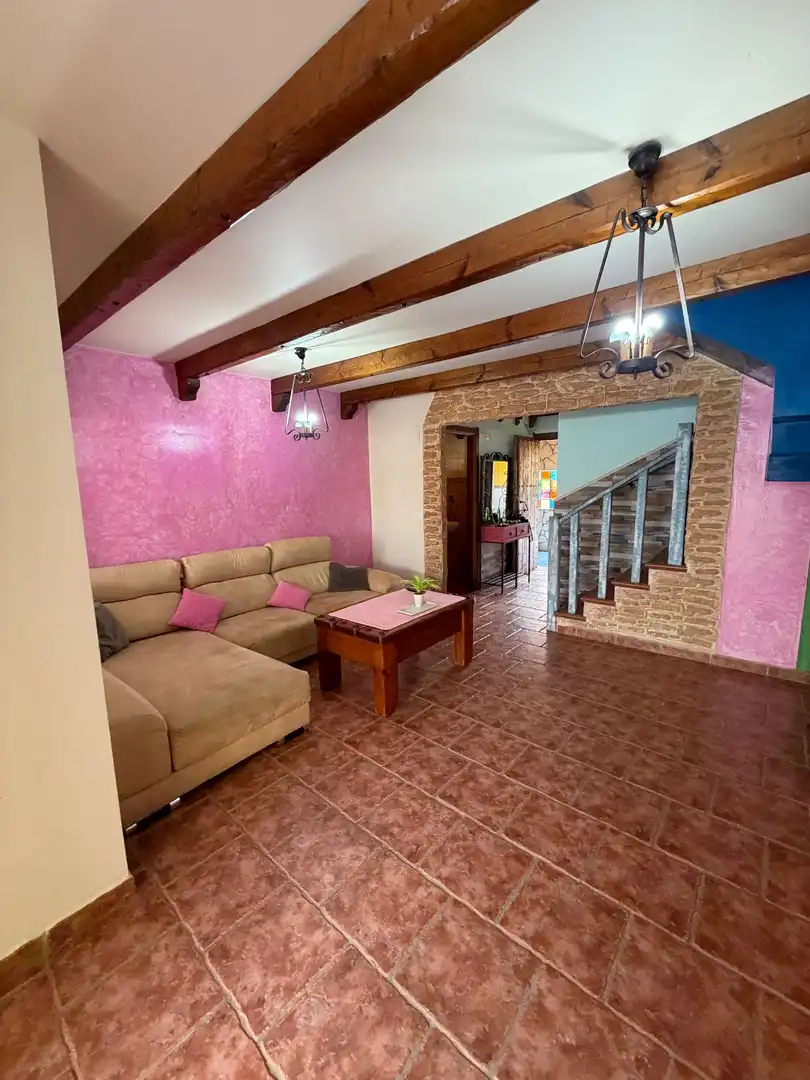 Sala d'estar de Casa adosada en venda en Algeciras amb Aire condicionat i Traster