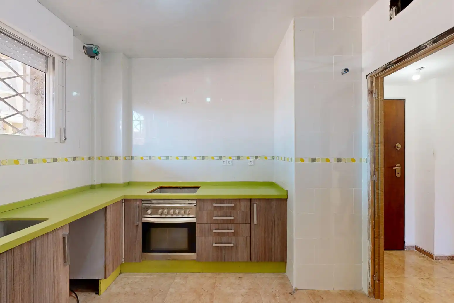 Küche von Wohnung zum Verkauf in Cartagena mit Privatgarten, Terrasse und Abstellraum