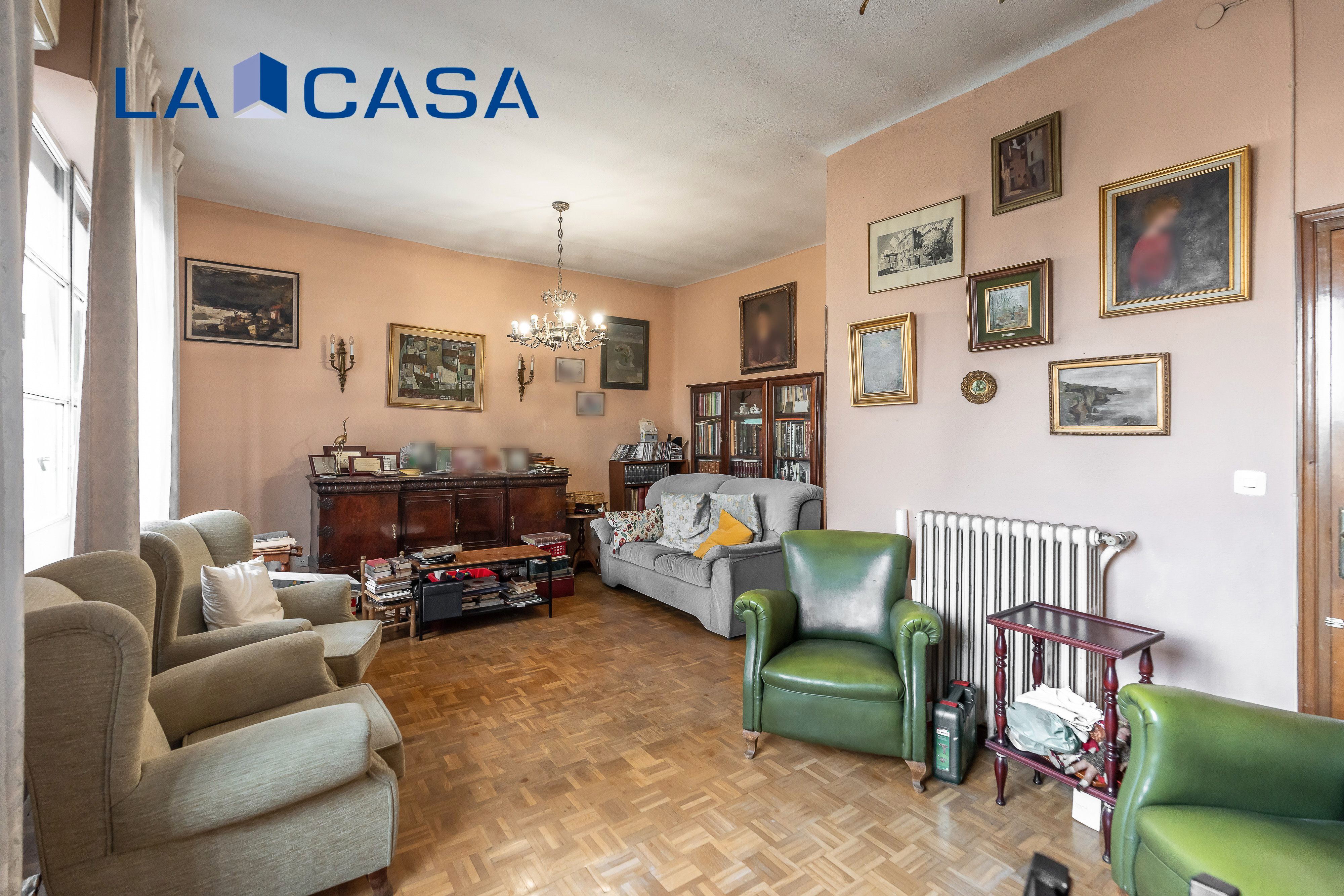 Sala d'estar de Àtic en venda en  Madrid Capital amb Calefacció, Terrassa i Balcó