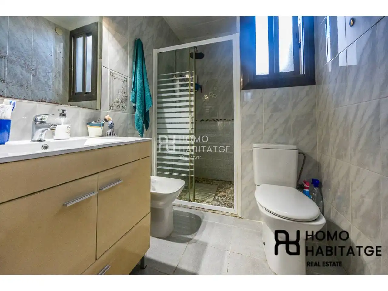 Bathroom of Flat for sale in Barberà del Vallès  with Heating, Parquet flooring and Terrace
