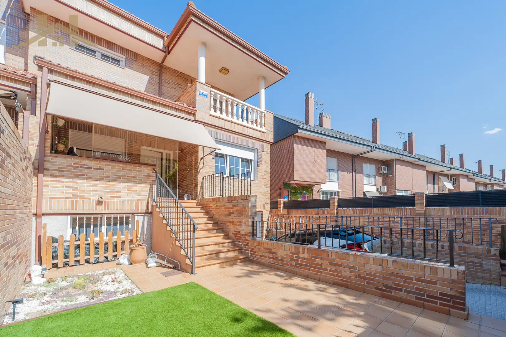Doppelhaushälfte mit Pool zum Verkauf in Calle de Camariñas 108, imagen 4