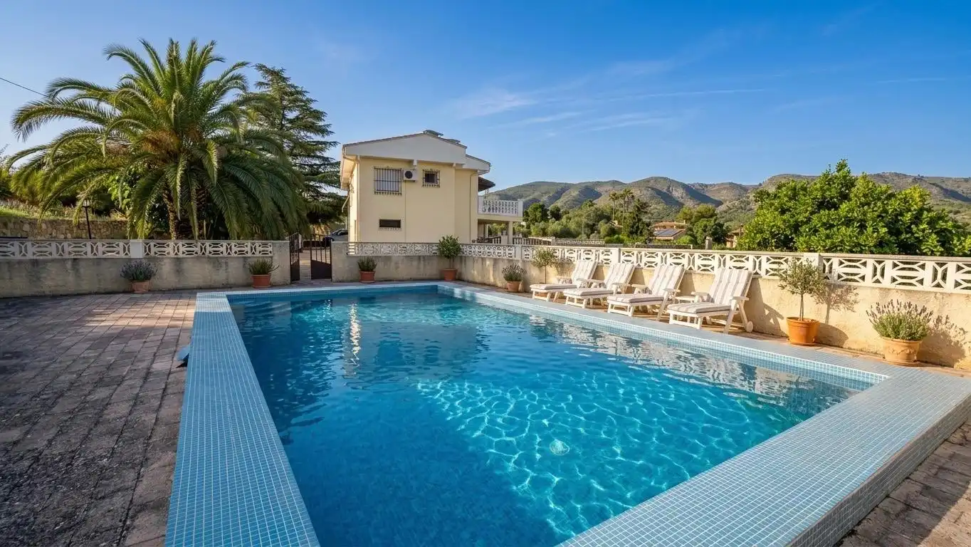 Chalet con piscina en venta en Santa Ana, imagen 3