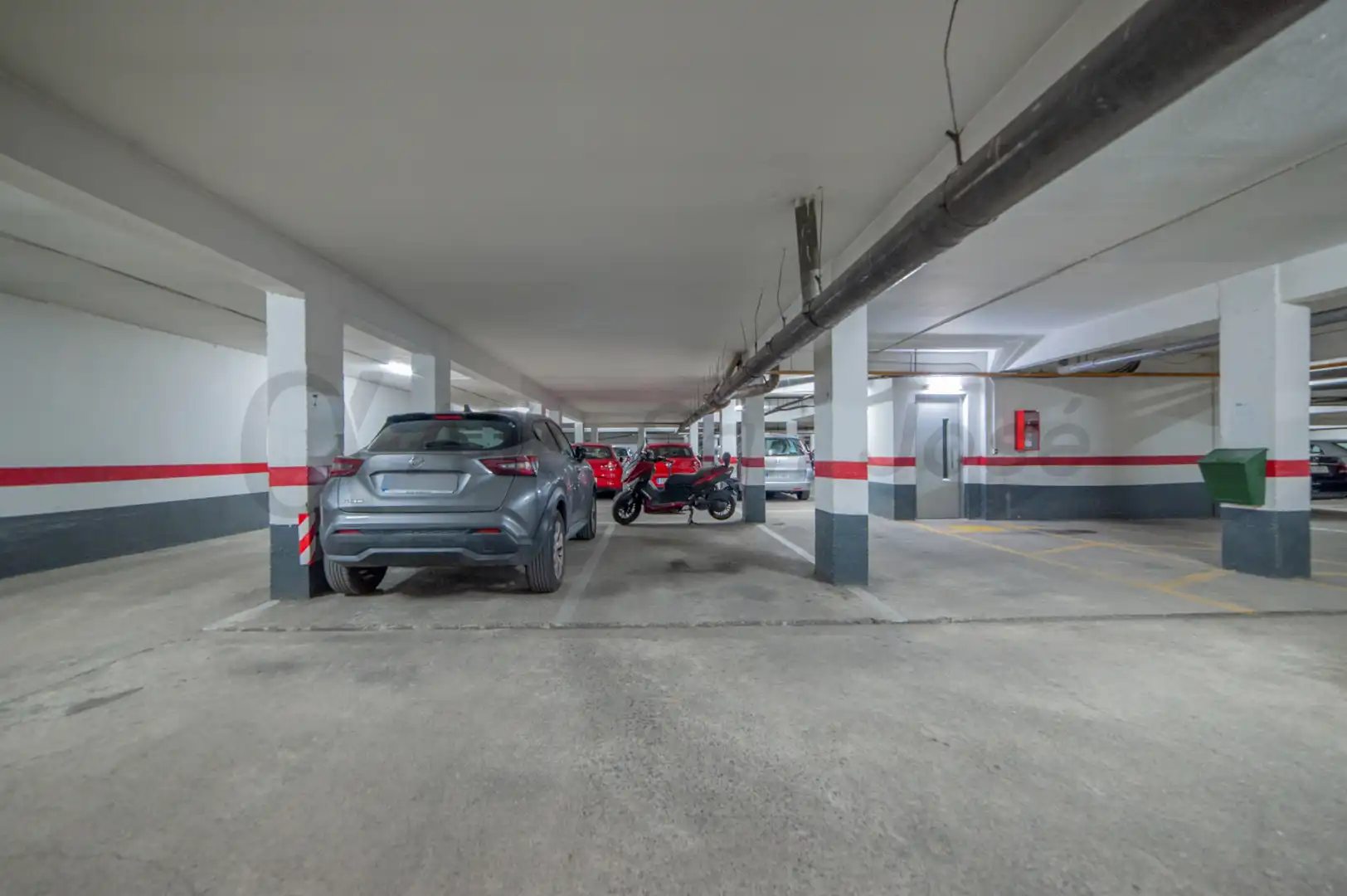 Parking of Flat for sale in Sevilla  with Furnished and Balcony