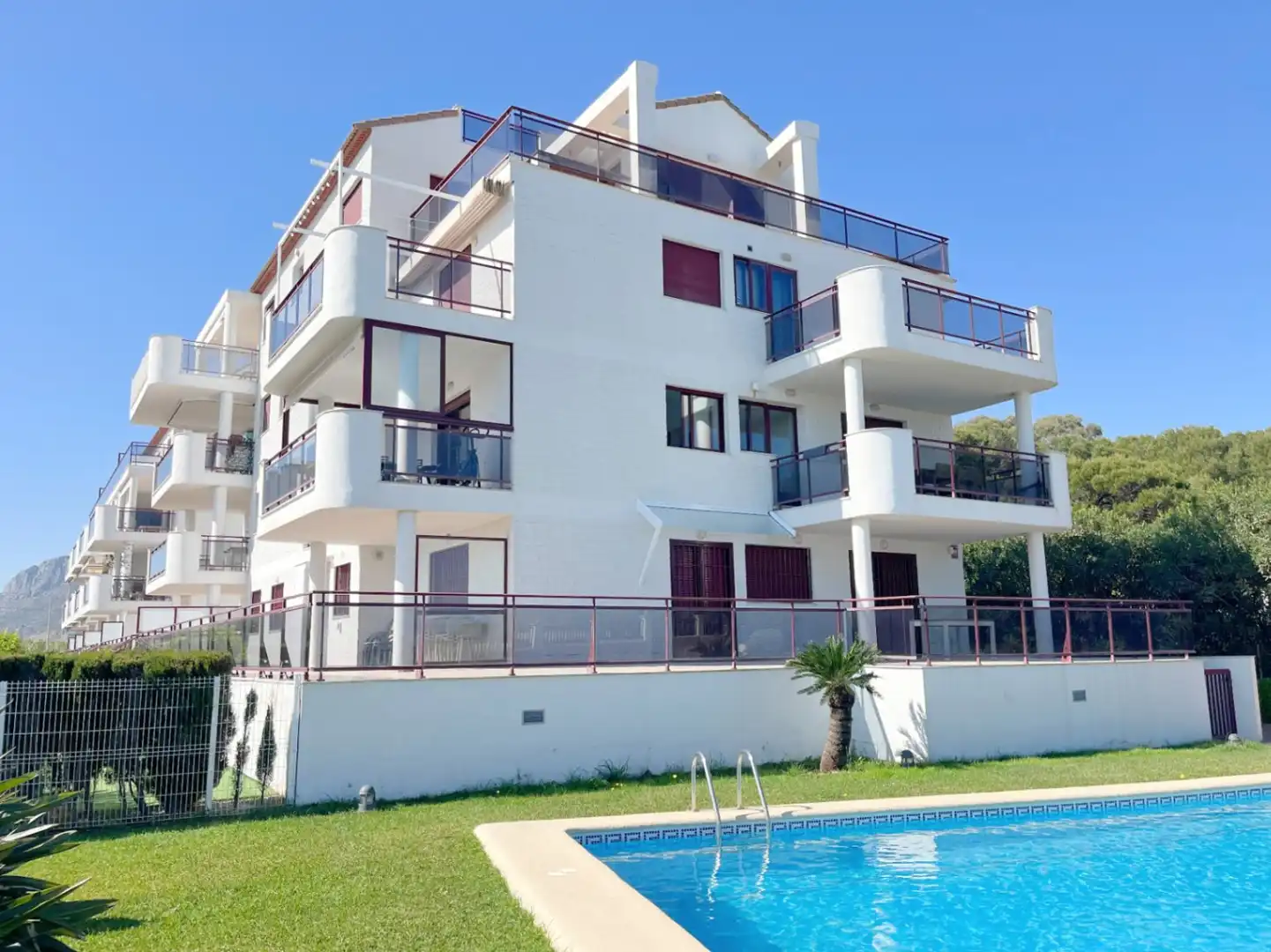 Außenansicht von Wohnungen zum Verkauf in Dénia mit Klimaanlage, Heizung und Privatgarten