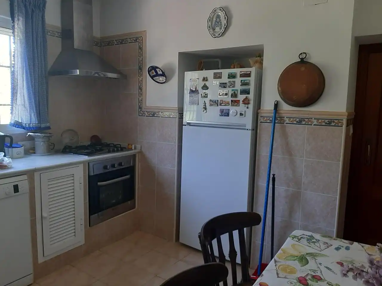 Cuina de Casa o xalet en venda en Carcabuey amb Jardí privat, Piscina i Moblat