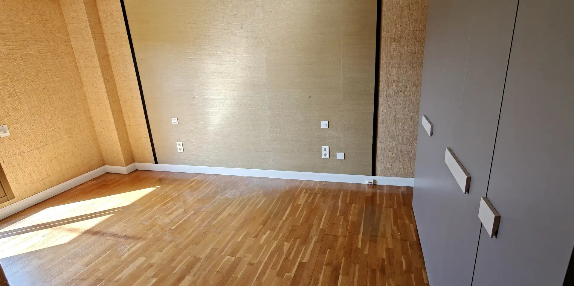 Bedroom of Attic for rent in Zaragoza  with Air Conditioner, Heating and Parquet flooring