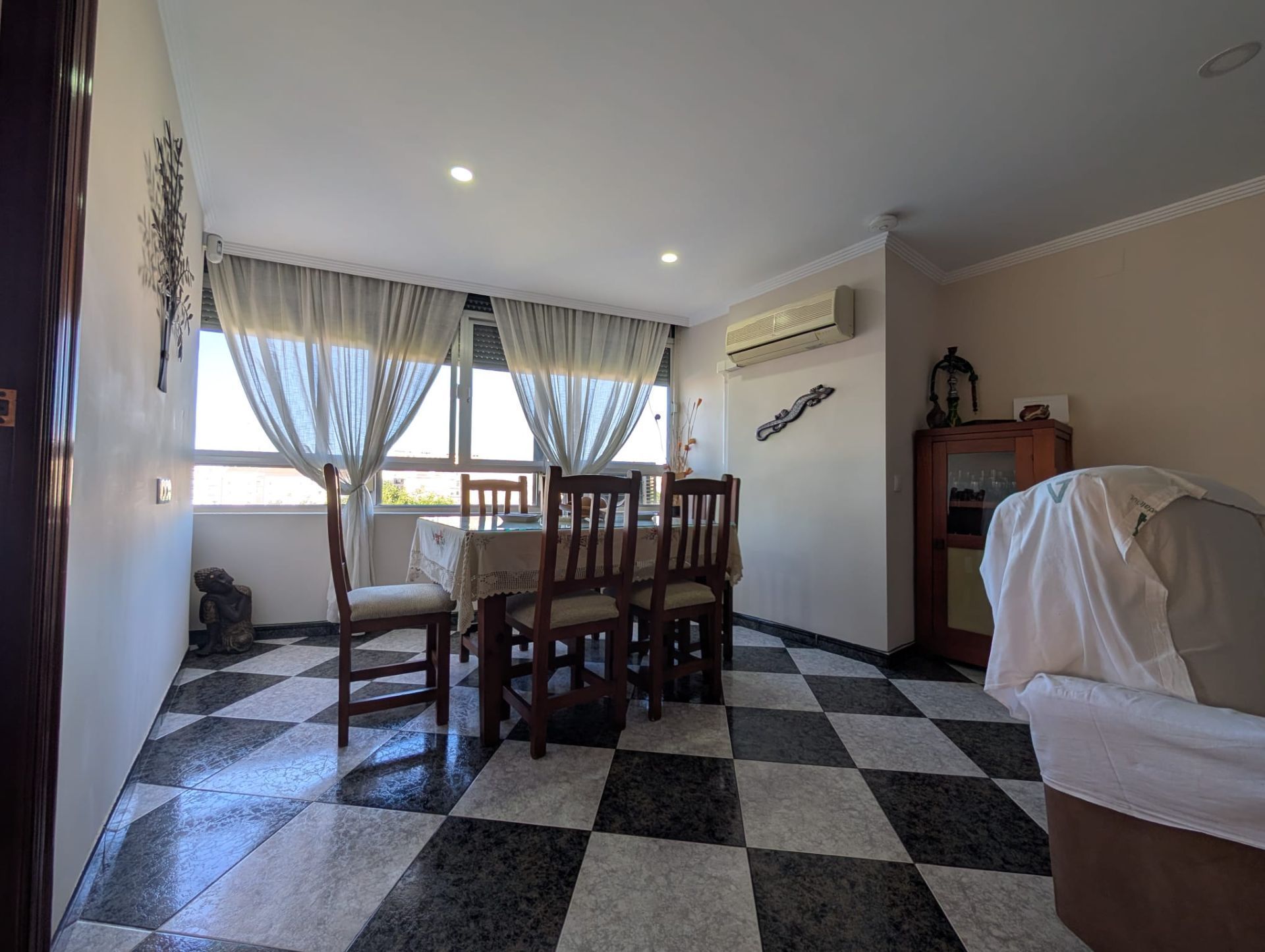 Menjador de Pis en venda en  Huelva Capital amb Aire condicionat