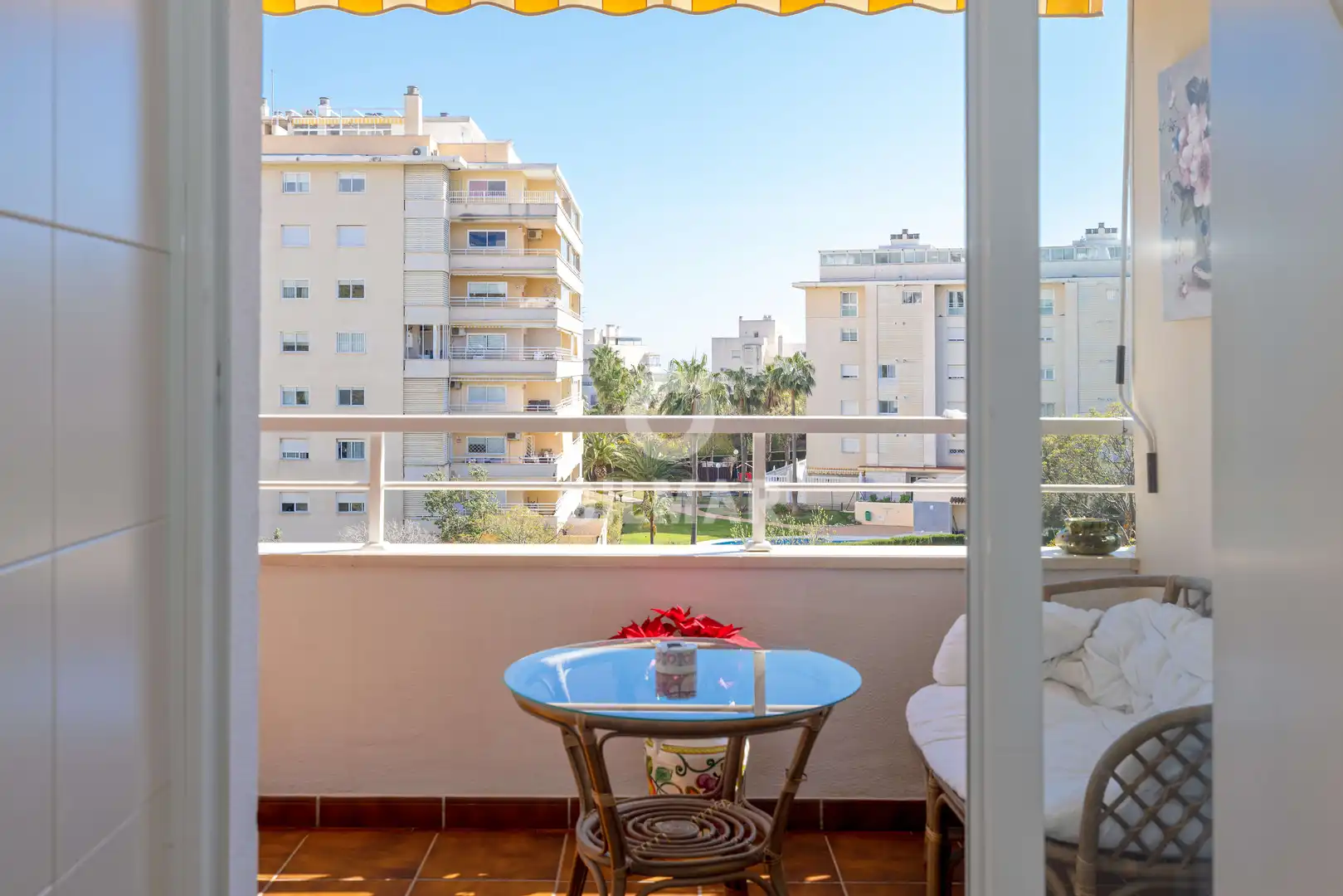 Terrasse von Wohnung zum Verkauf in Benalmádena mit Privatgarten, Schwimmbad und Möbliert