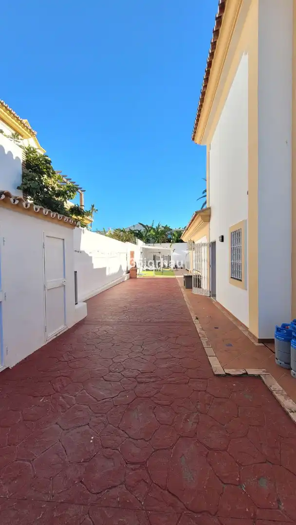 Villa mit Pool zum Verkauf in Avenida Benamara 15, imagen 26
