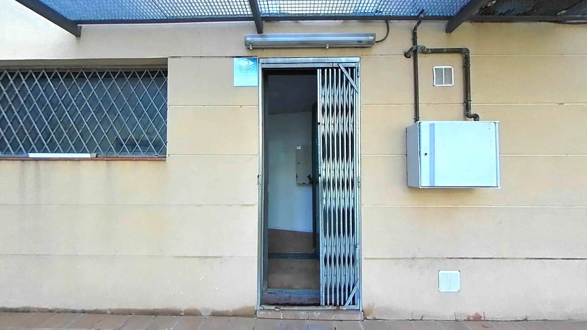 Local en venda a El Prat de Llobregat, Barcelona
