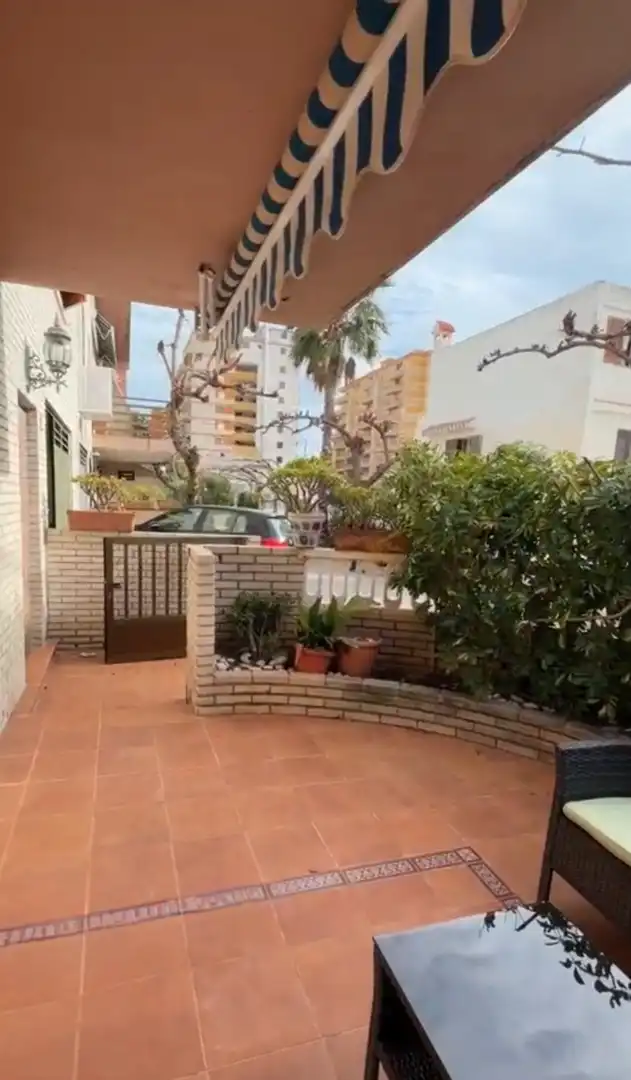 Vista exterior de Casa o xalet en venda en Oropesa del Mar / Orpesa amb Aire condicionat, Calefacció i Terrassa