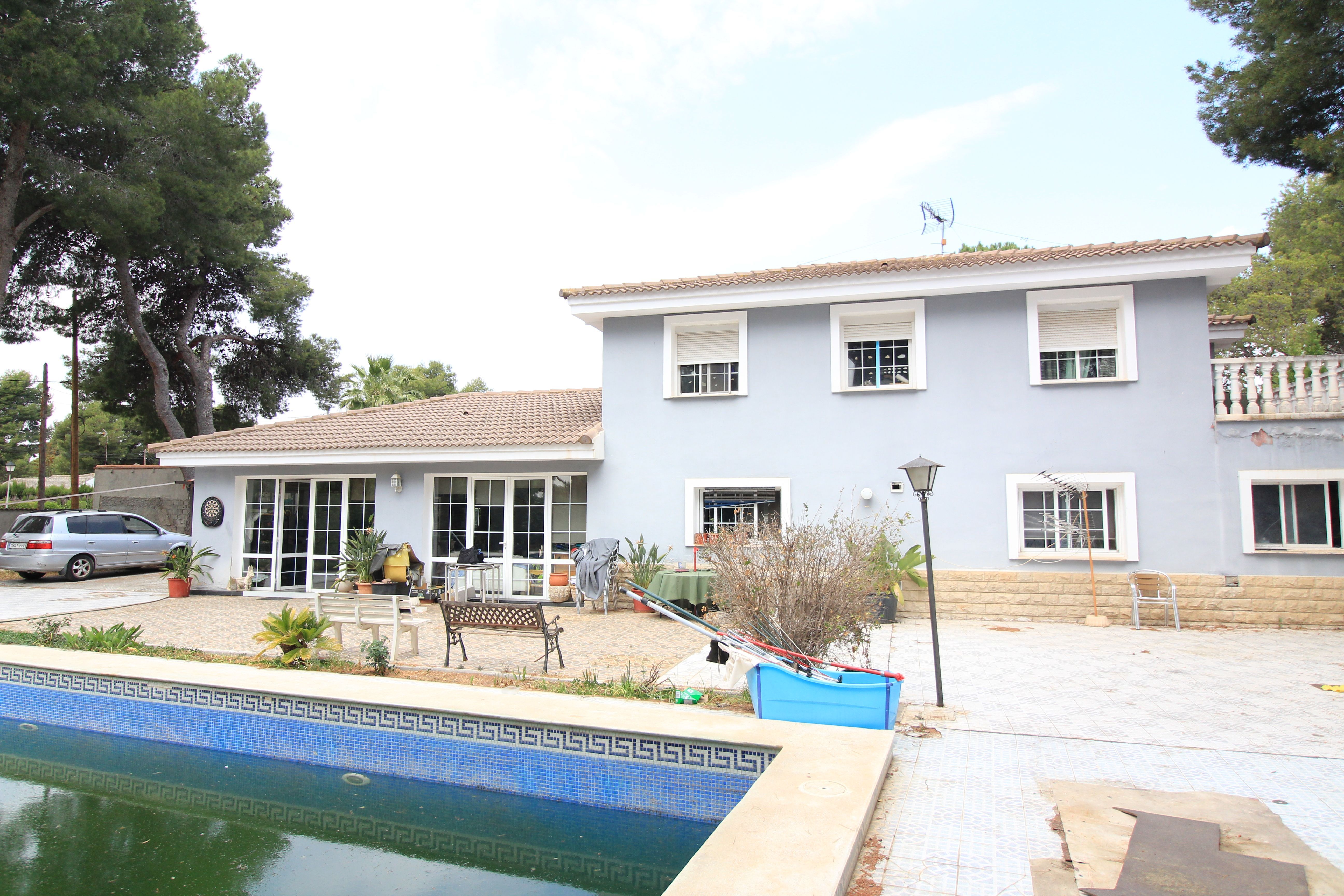 Exterior view of House or chalet for sale in Serra  with Air Conditioner, Terrace and Swimming Pool