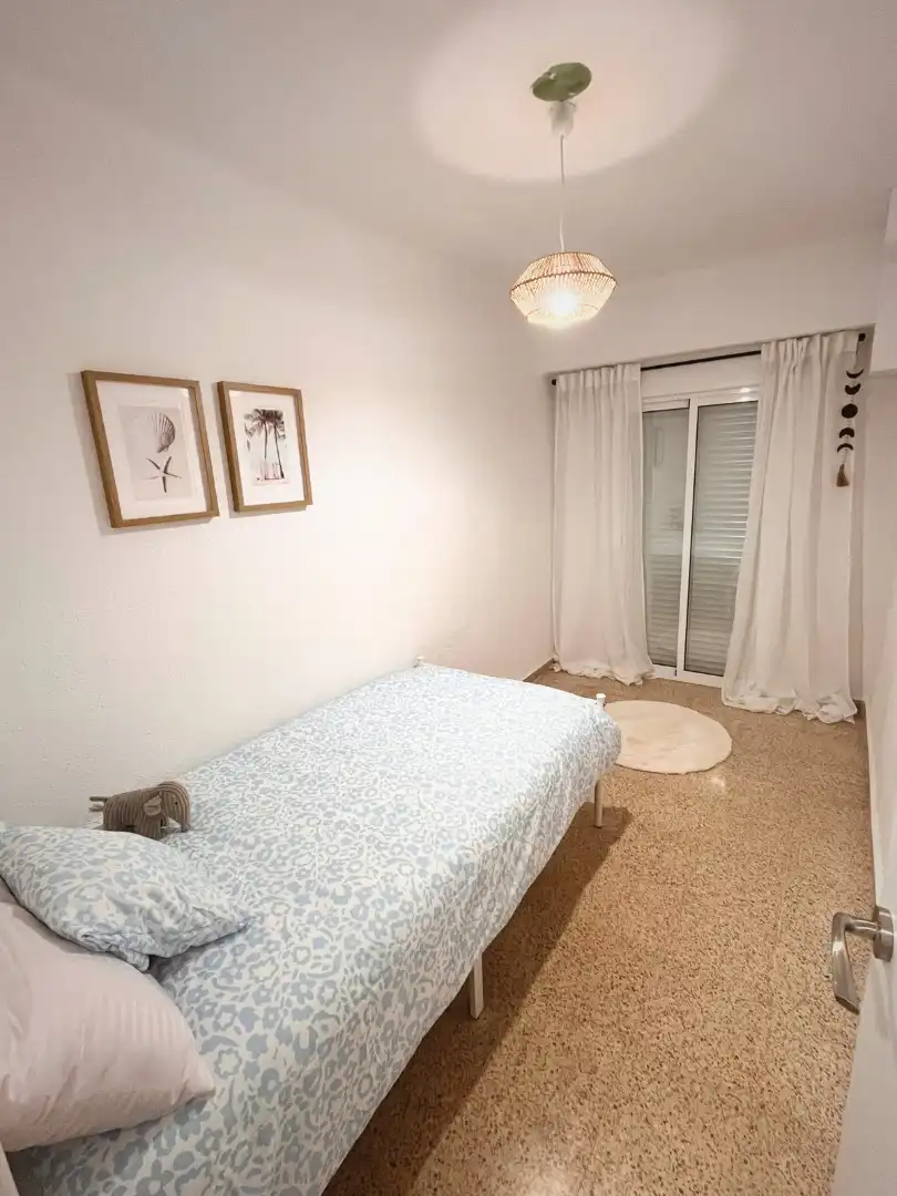 Habitación de Piso de alquiler en Sagunto / Sagunt con Aire acondicionado, Calefacción y Amueblado