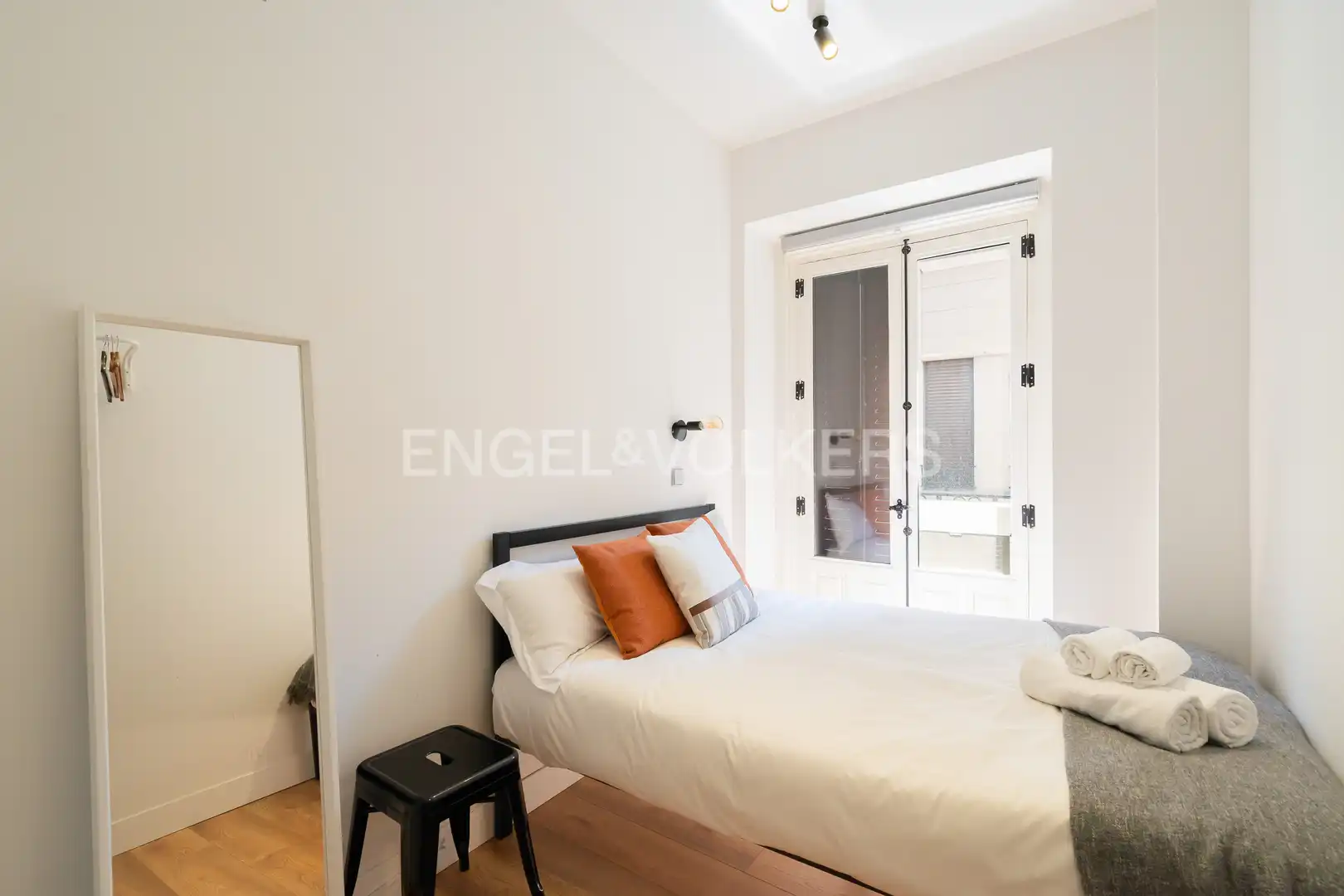 Bedroom of Flat for rent in Madrid  with Air Conditioner, Heating and Furnished
