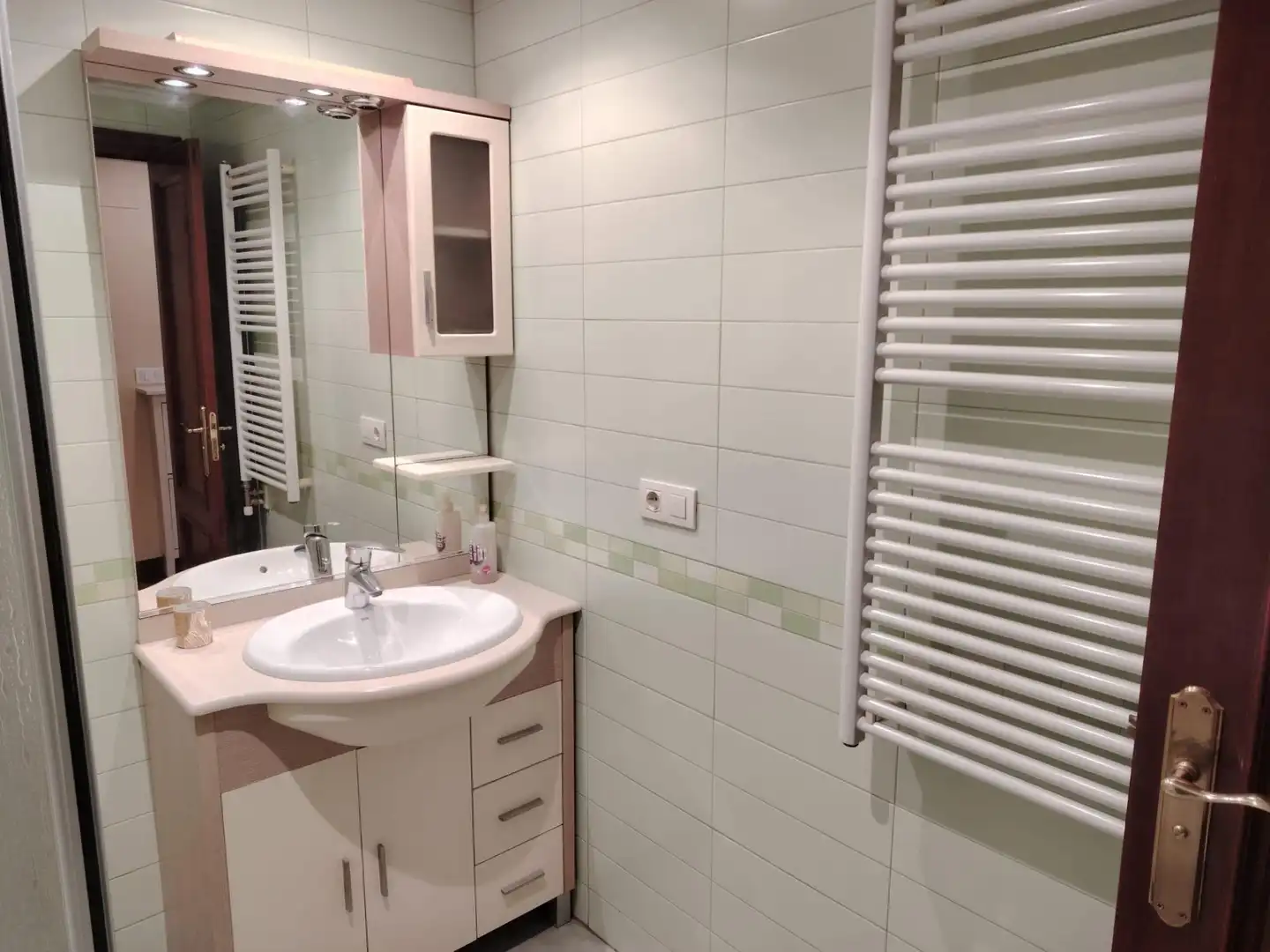 Bathroom of Study for sale in Vigo   with Heating, Terrace and Balcony