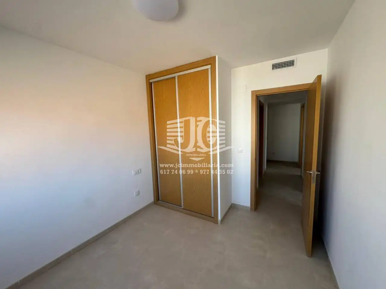 Bedroom of Flat for rent in L'Aldea  with Air Conditioner, Terrace and Storage room