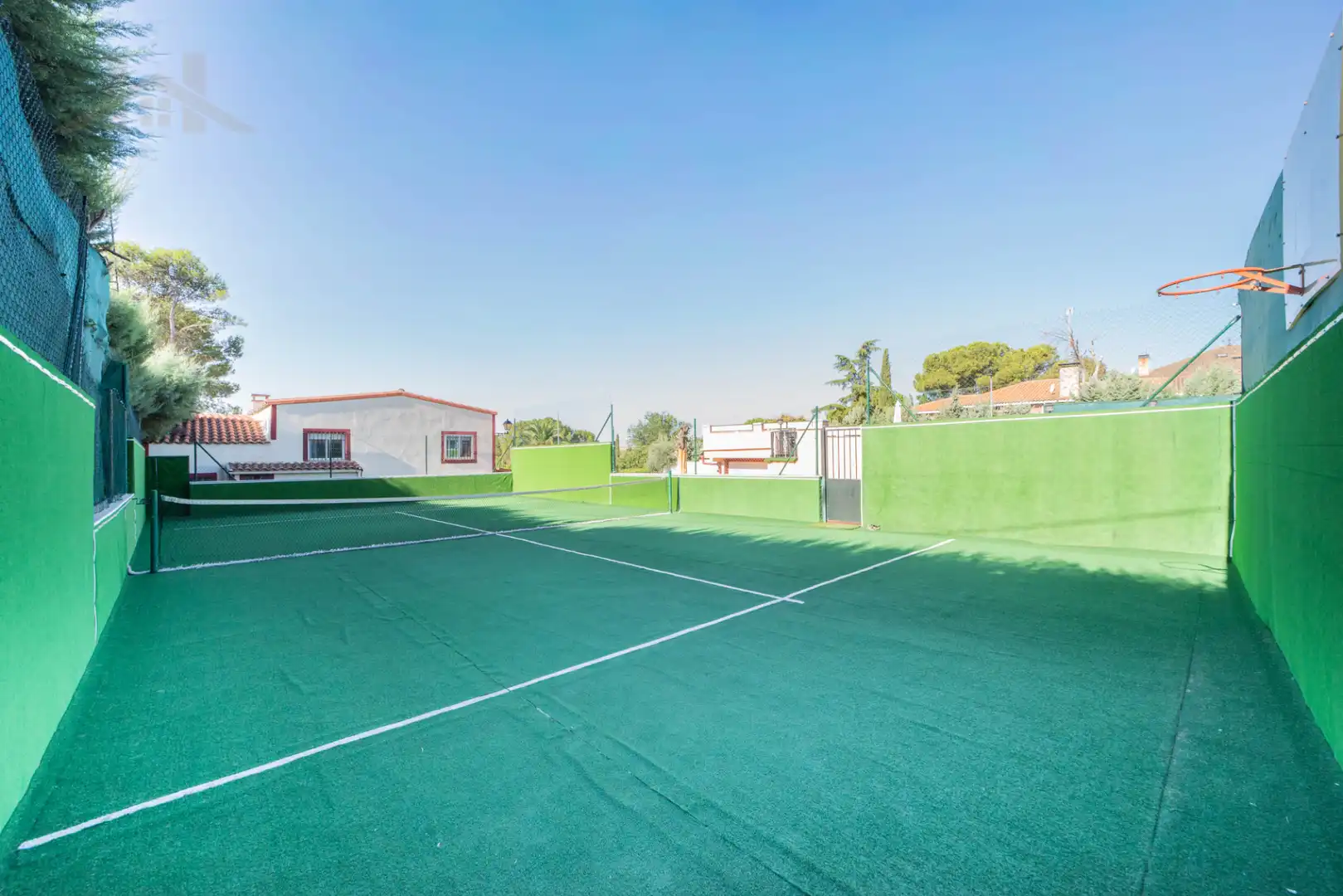 Vista exterior de Casa o xalet en venda en Batres amb Aire condicionat, Calefacció i Jardí privat