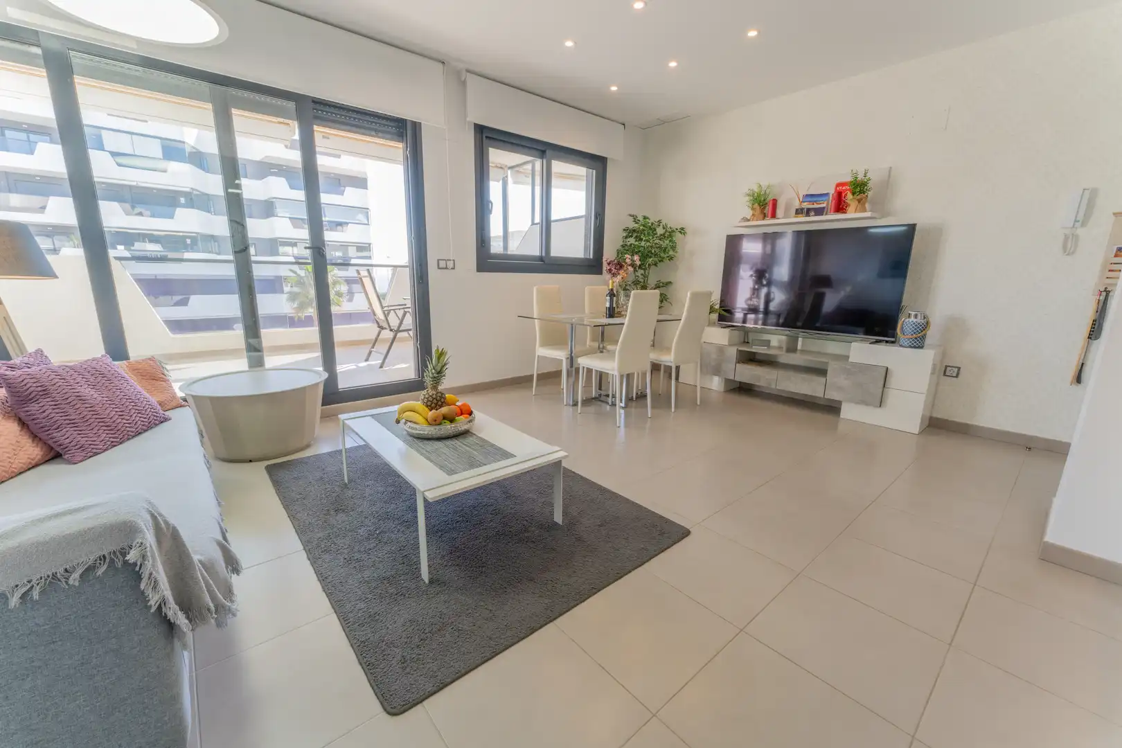 Sala de estar de Apartamento en venta en Elche / Elx con Calefacción, Terraza y Piscina