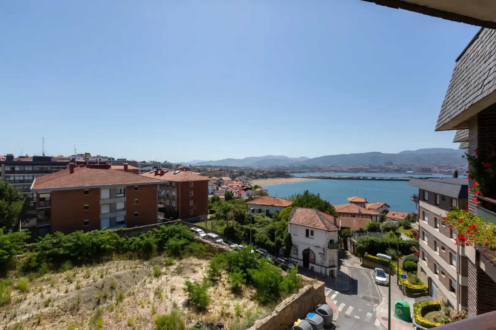 Vista exterior de Pis en venda en Getxo  amb Calefacció, Terrassa i Traster