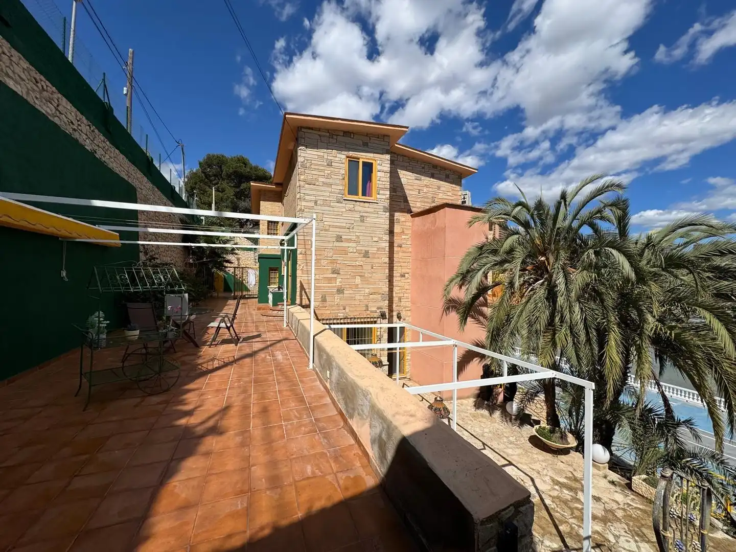 Vista exterior de Casa o chalet en venta en Benidorm con Aire acondicionado, Calefacción y Jardín privado