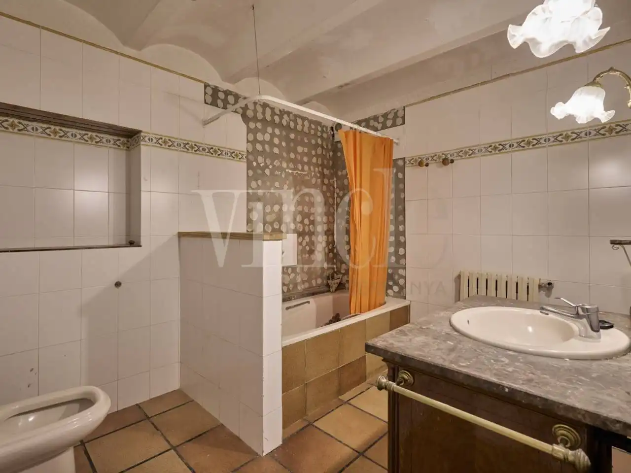 Badezimmer von Gebäude zum Verkauf in Lles de Cerdanya