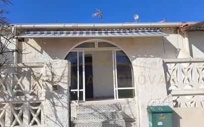 Vista exterior de Casa o xalet en venda en Torrevieja