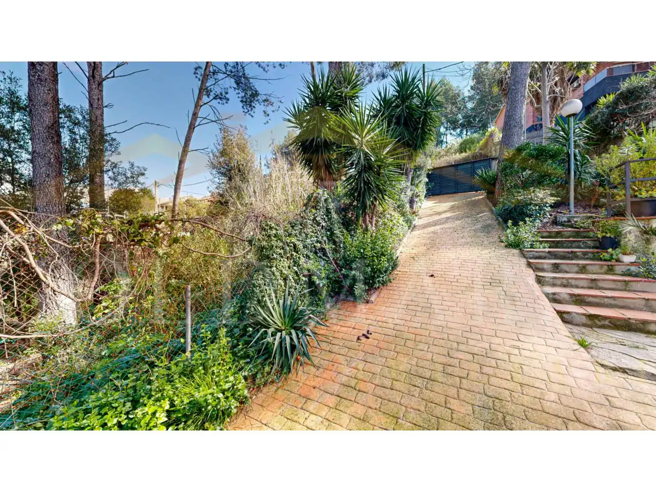 Jardí de Casa o xalet en venda en Corbera de Llobregat amb Aire condicionat, Calefacció i Jardí privat