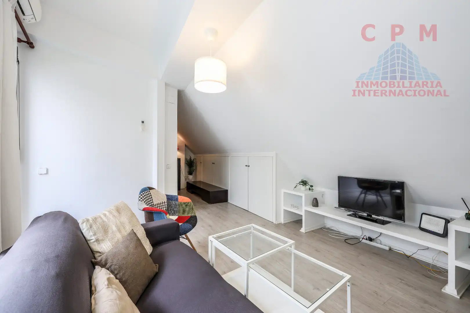 Sala d'estar de Àtic de lloguer en Madrid amb Aire condicionat, Calefacció i Parquet