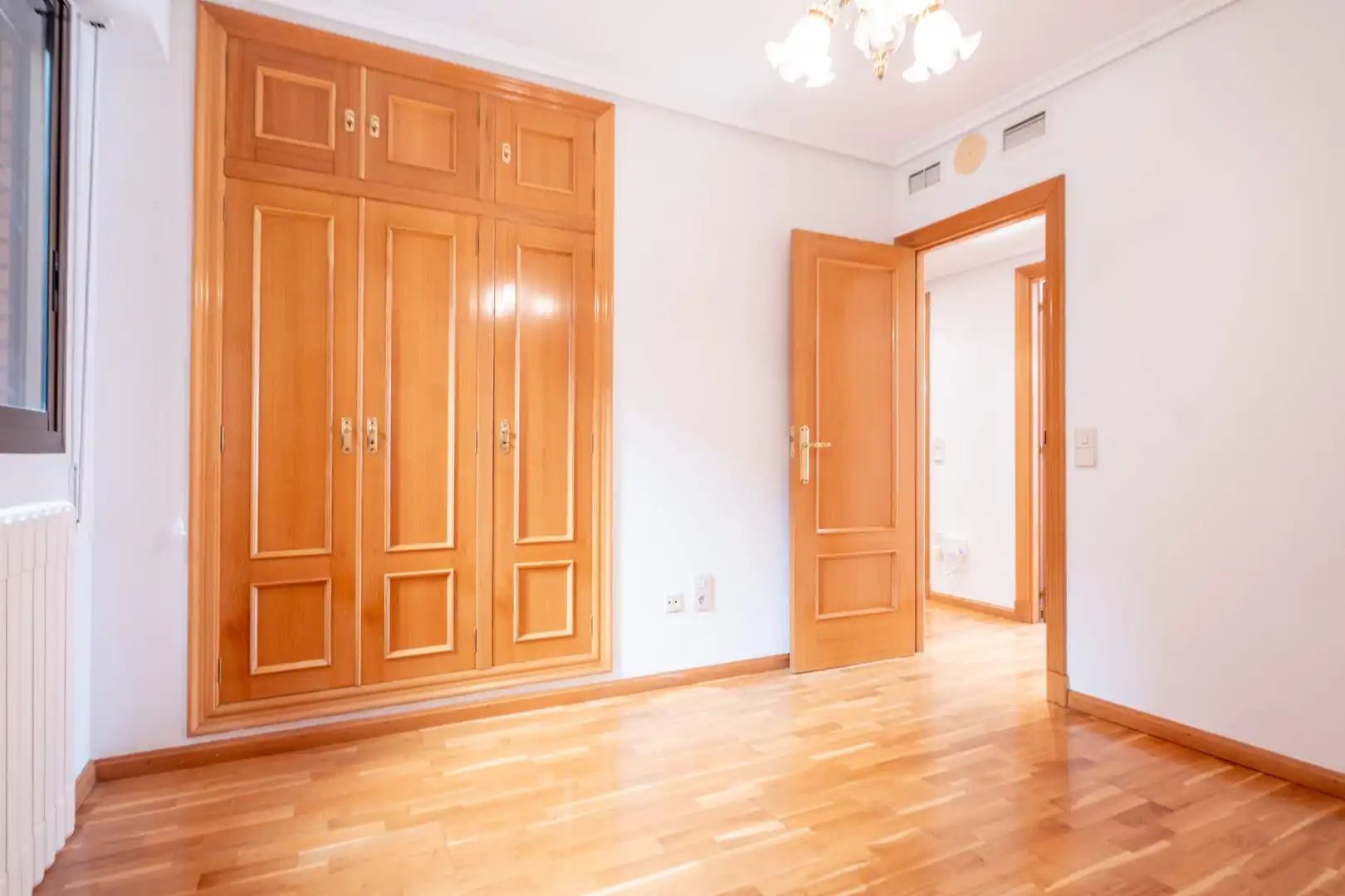Bedroom of Flat for sale in Zaragoza  with Air Conditioner, Heating and Parquet flooring