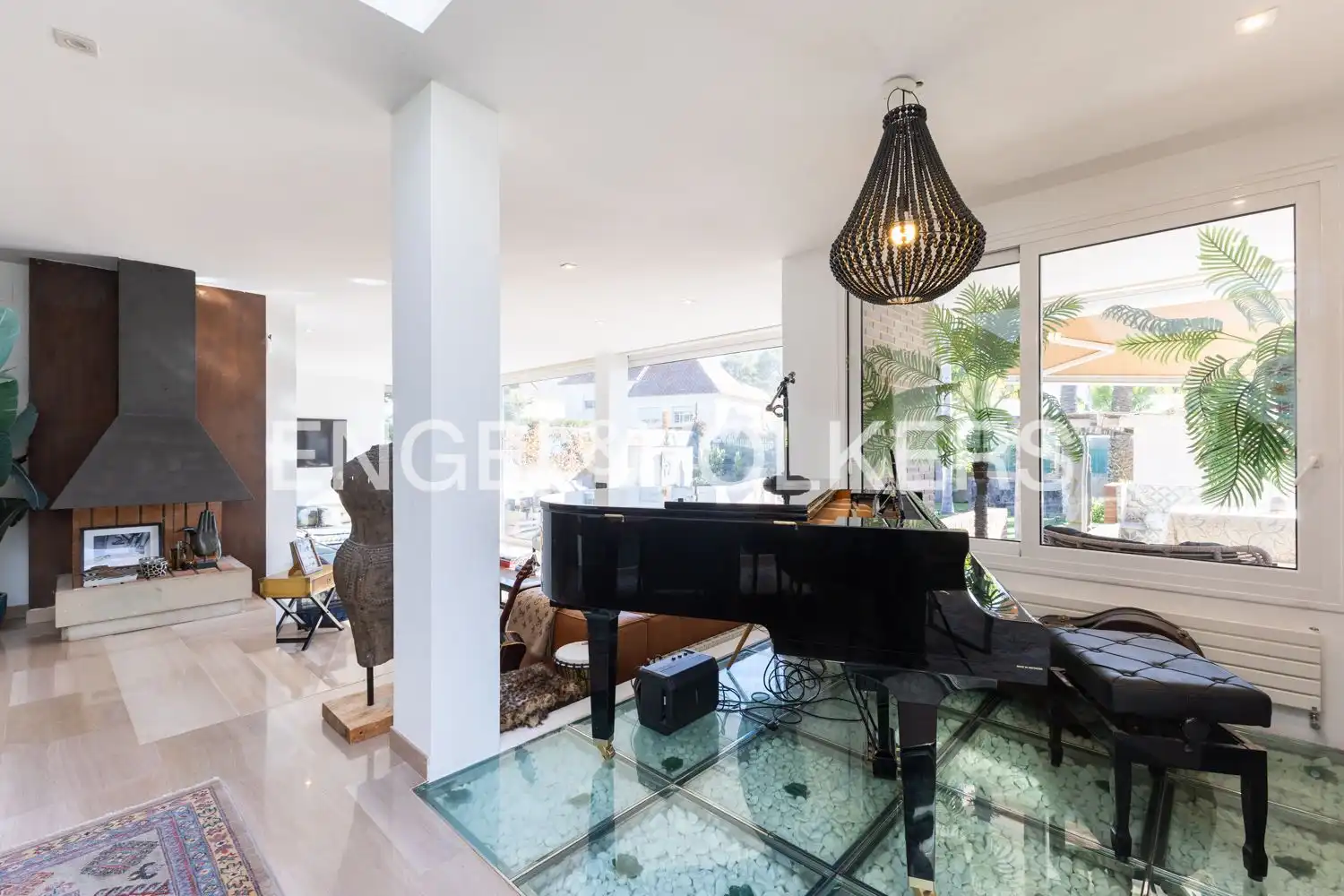 Sala d'estar de Casa o xalet en venda en Paterna amb Aire condicionat, Calefacció i Jardí privat