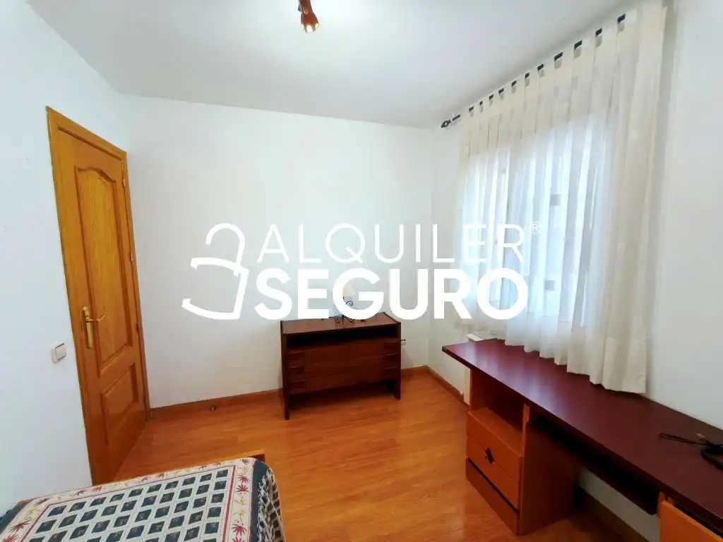 Flat for rent in Pintor Murillo, Norte - Universidad