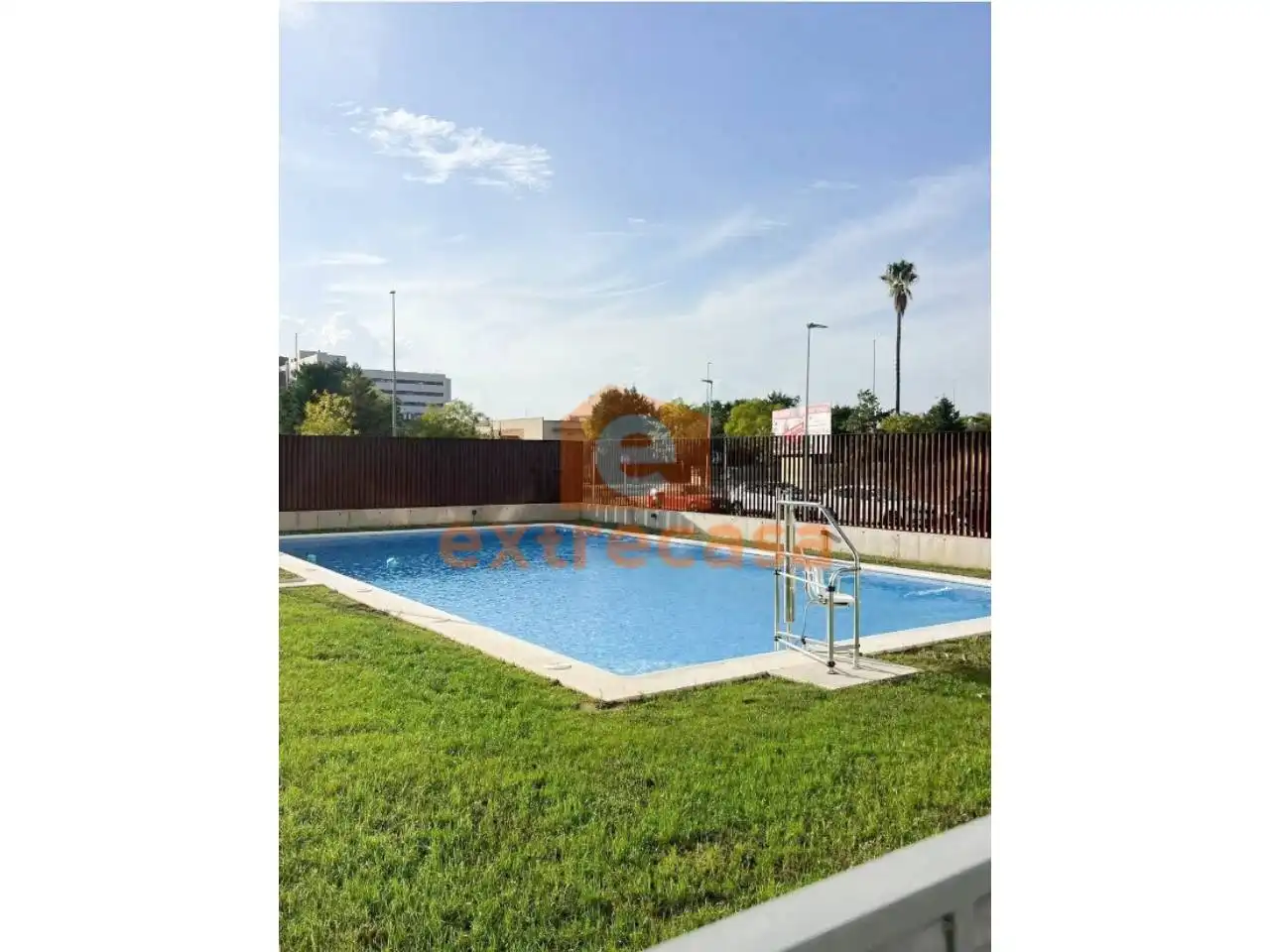 Swimming pool of Apartments for rent in Avenida Elvas