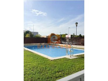 Apartament amb piscina de lloguer a Avenida Elvas