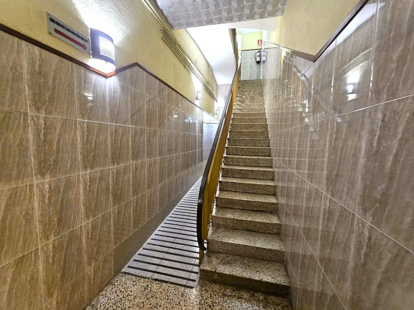 Büro zum Verkauf in L'Hospitalet de Llobregat mit Klimaanlage, Abstellraum und Alarm