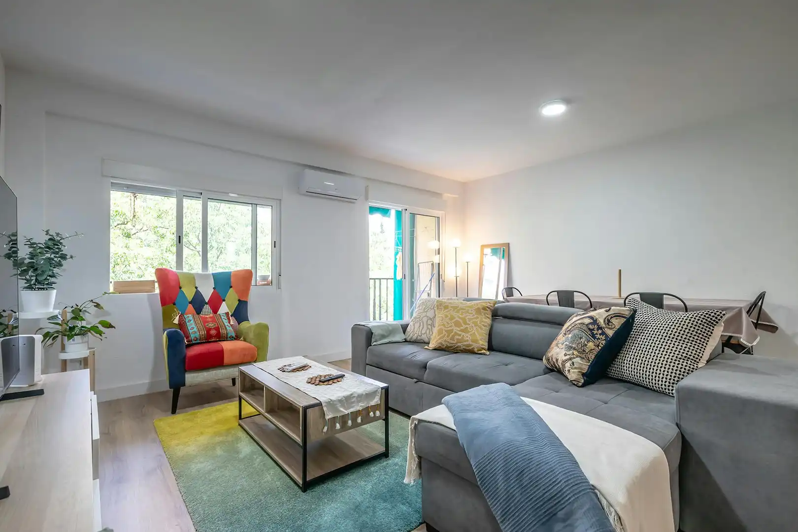 Living room of Flat for rent in Valencia  with Air Conditioner, Heating and Furnished