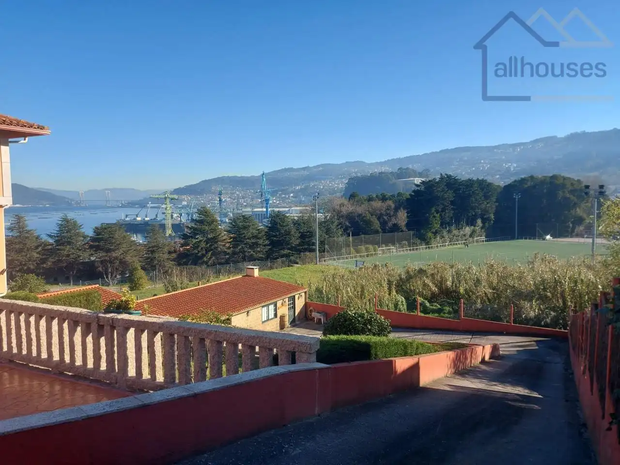 Vista exterior de Casa o chalet de alquiler en Vigo  con Calefacción, Jardín privado y Trastero