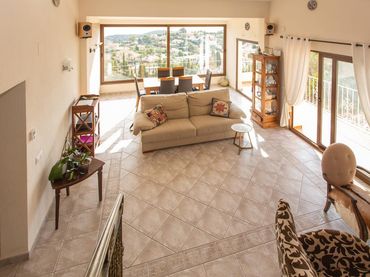 Villa mit Balkon zum Verkauf in Calle Camelias