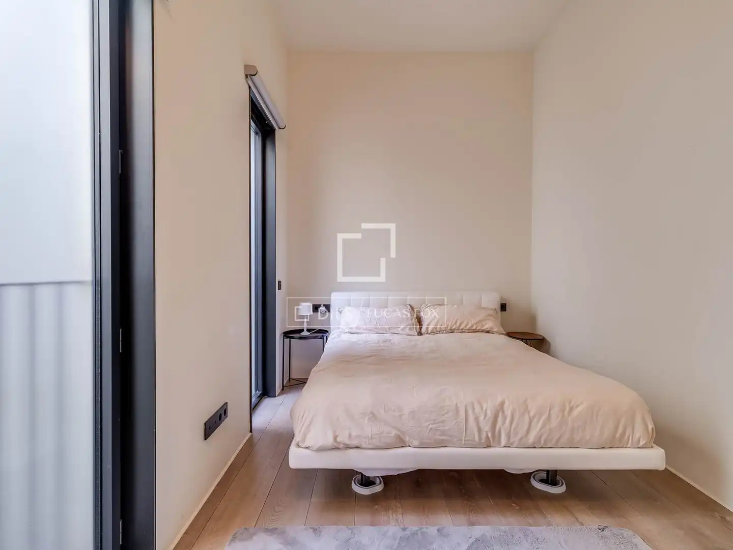 Bedroom of Flat for sale in Barcelona  with Air Conditioner, Heating and Furnished