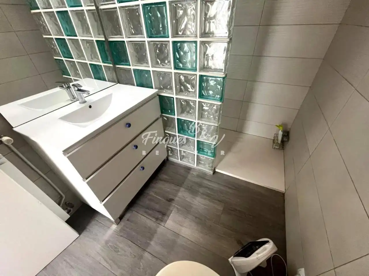 Badezimmer von Wohnungen zur Miete in Bellver de Cerdanya mit Heizung, Parkett und Terrasse