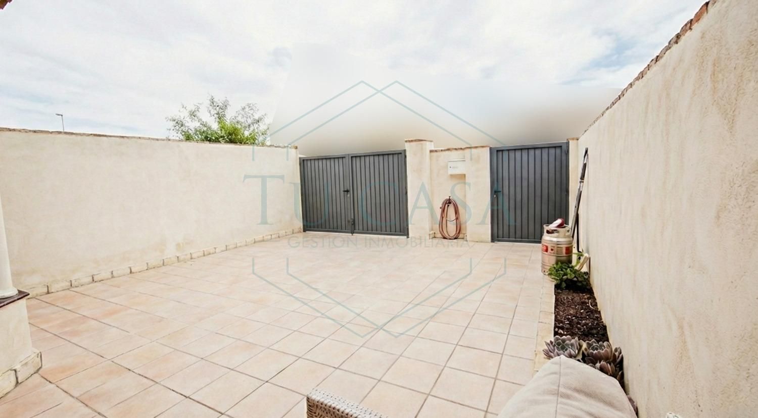 Terrassa de Casa adosada en venda en Chiclana de la Frontera amb Aire condicionat