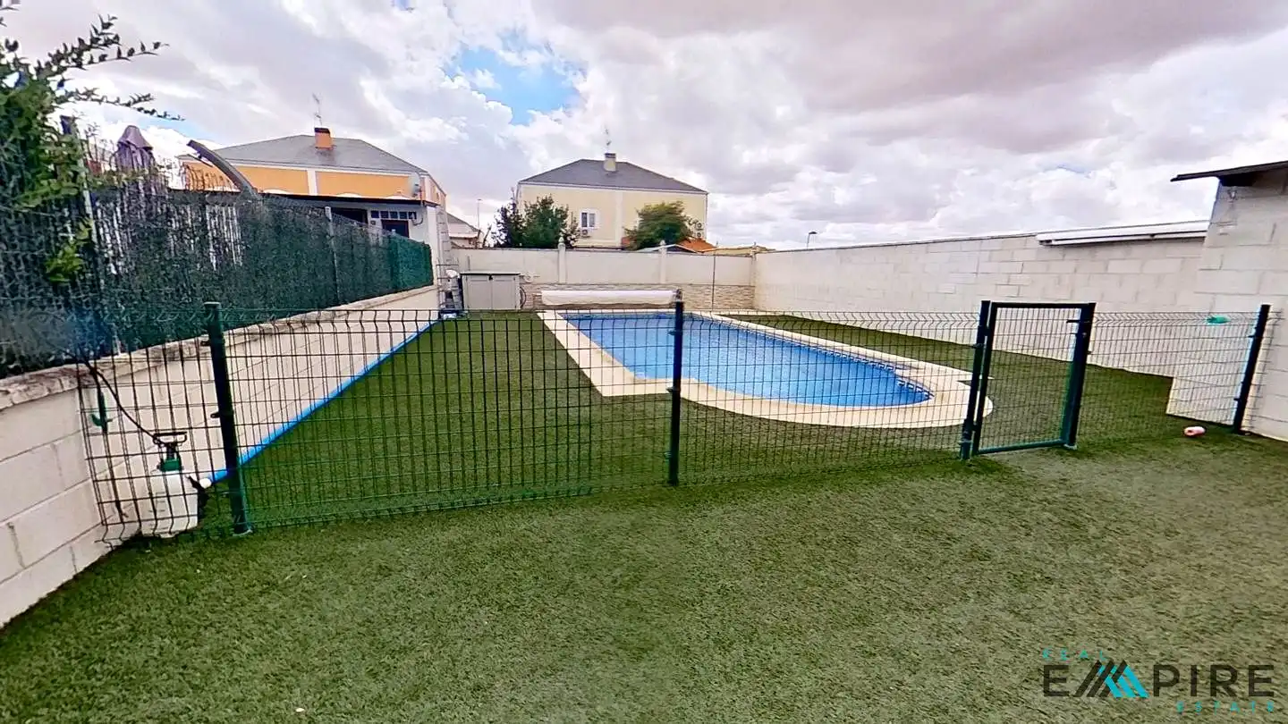 Semi-detached house with pool for sale in Ugena, imagen 6